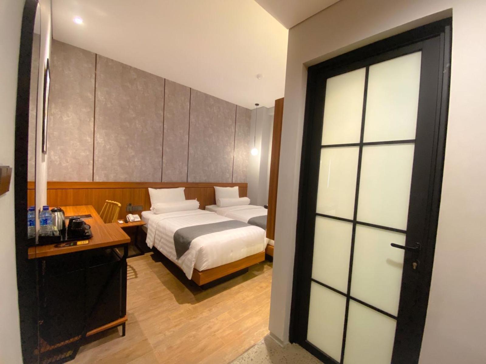 Nata Azana Hotel Solo Eksteriør billede